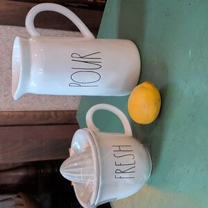 Rae Dunn NWT Fresh Juicer & POUR Pitcher Lemonade Set